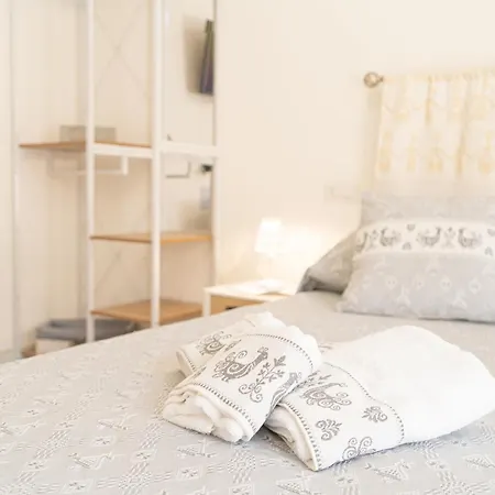 Bed & Breakfast White Bike *