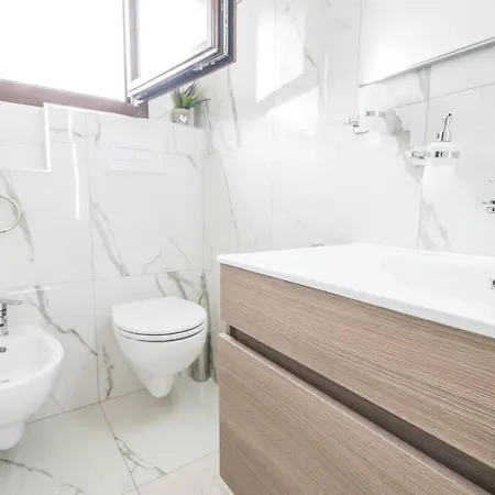 White Bike Bed & Breakfast 3*